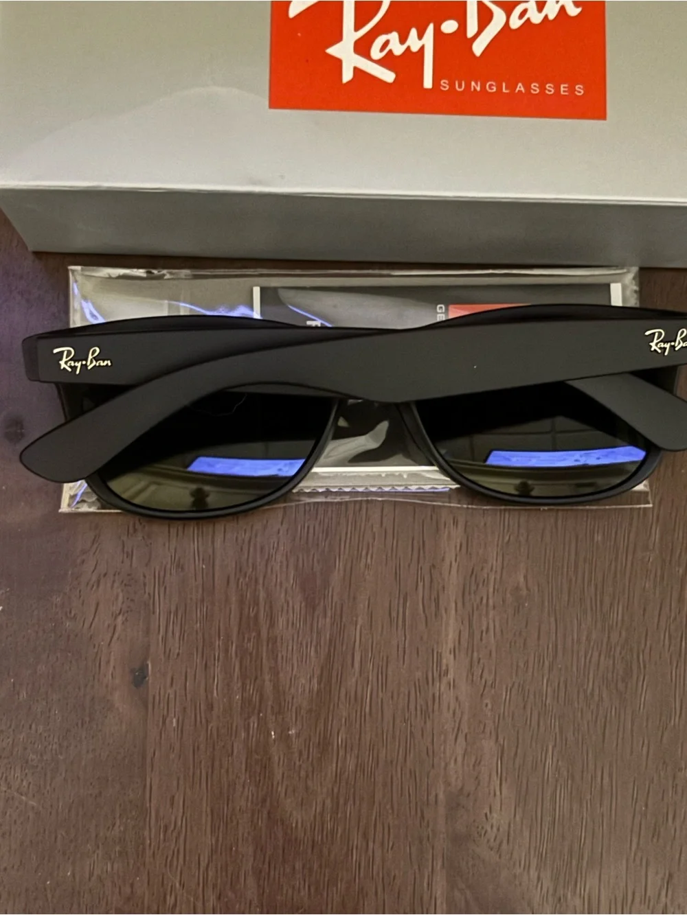 BNIB Raybans RB2132 black wayfarer